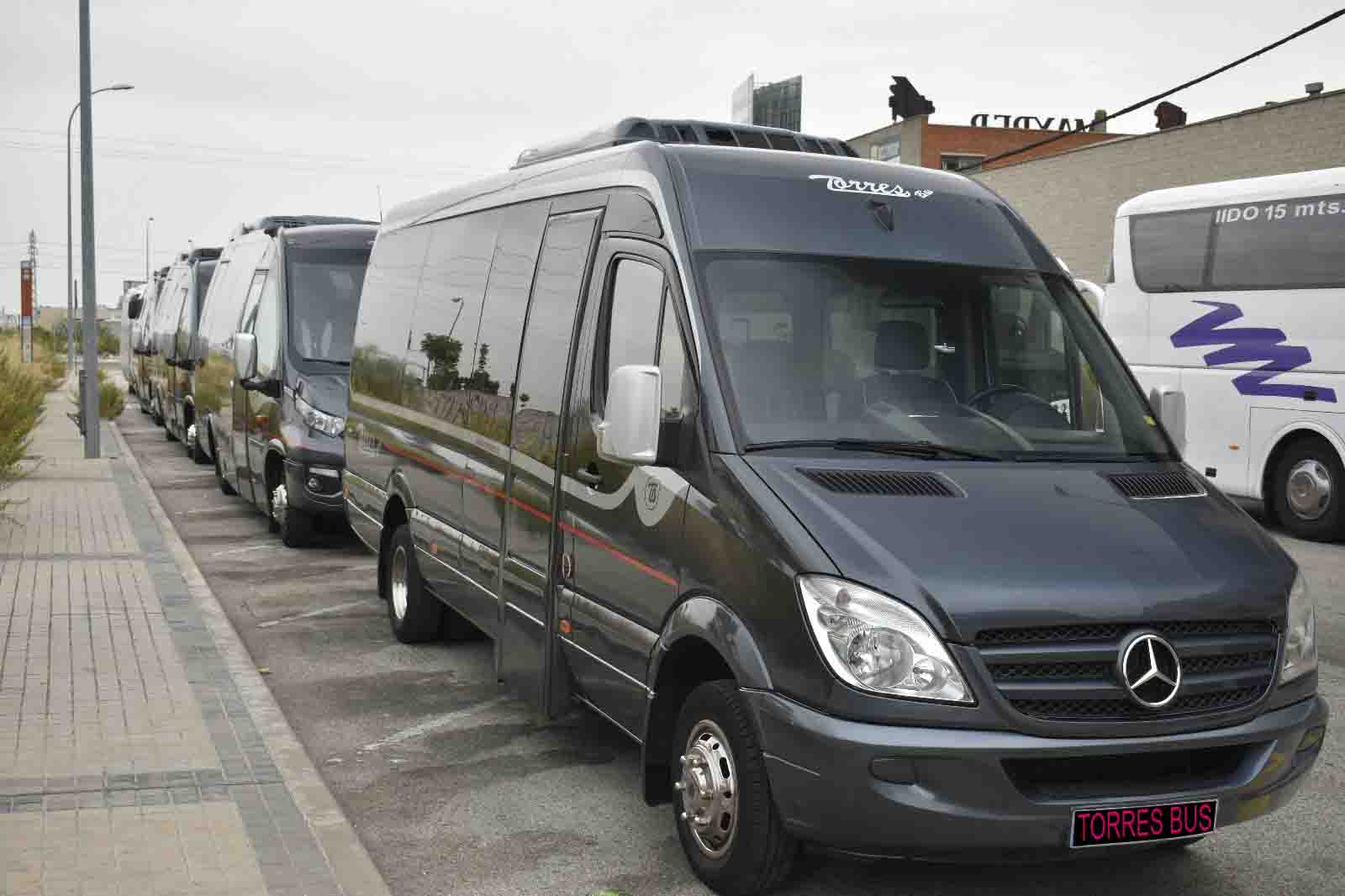 16-seater minibus rental for groups in Madrid