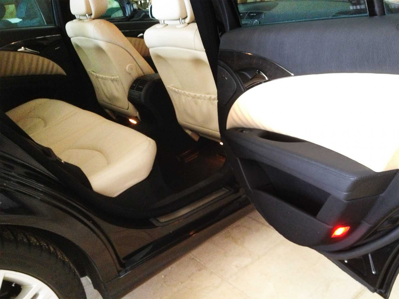 Luxury Sedan Vip rental in Madrid for transfer