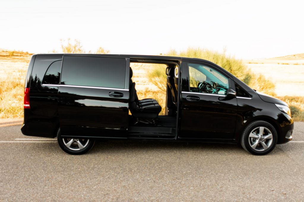 Minivan rental 7 VIP places &#8211; LUXURY Madrid